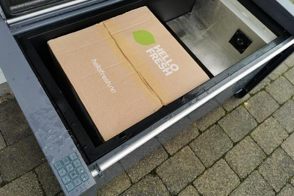 En Homeboxx hjemleveringskasse med Hello Fresh bokser i FOTO