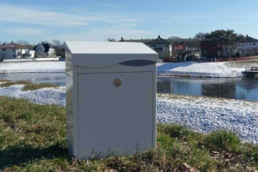 Postkasse Villa Formfin med lås i front , hvit